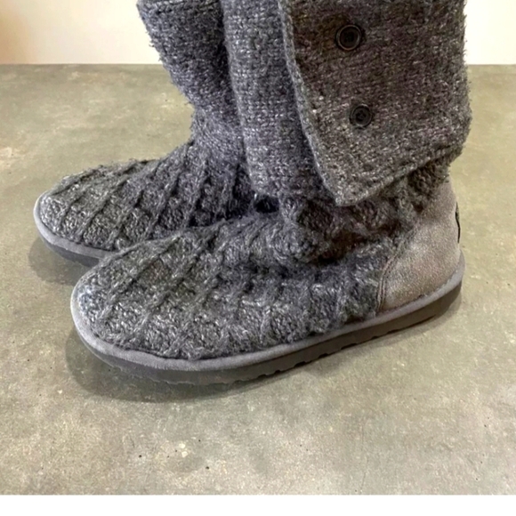 UGG Gray Knit Lattice Cardy Button Boots Size 7 - Picture 1 of 11
